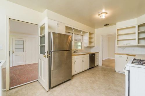 1285 Moores Mill Rd, Atlanta GA  30327-1429 exterior