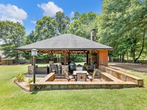 214 Palmer Ct, Jefferson GA  exterior