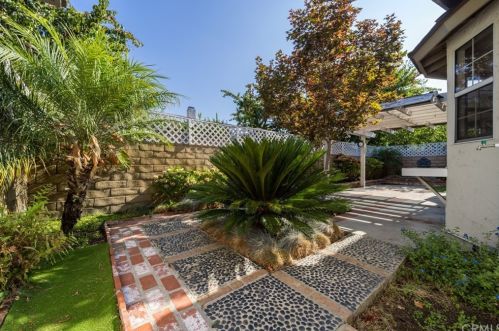 1953 Fruit St, Santa Ana, CA 92701-4454