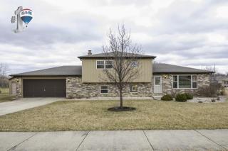 25703 Middle Point Ave, Monee, IL 60449-9272