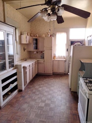 256 F St, Colton, CA 92324-3002