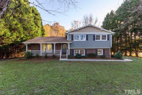 8001 Deer Meadow Dr, Apex, NC 27539-8320
