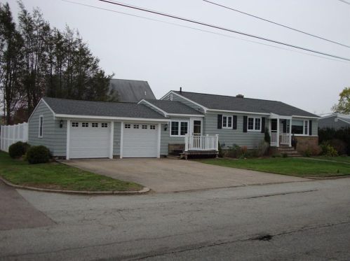 9 Benjamin Dr, Providence, RI 02904-7748