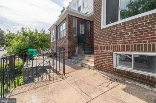 5806 20th St, Philadelphia, PA 19138-2904