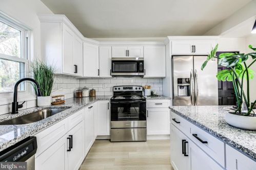 1005 Shore Acres Rd, Arnold MD  21012-1725 exterior