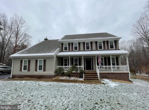 31 Nottingham Dr, Fredericksburg, VA 22406-4738