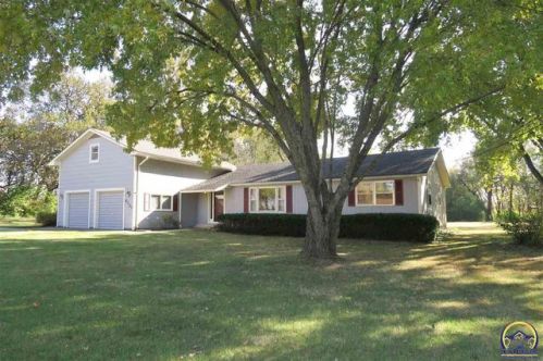 6221 45th St, Tecumseh, KS 66542-9541