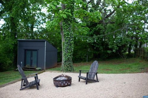 1112 Montrose Ave, Charlottesville VA  22902-6236 exterior
