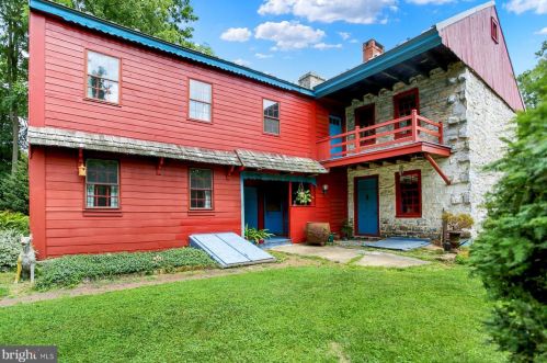 1917 Walnut Bottom Rd, Carlisle PA  17015-9624 exterior