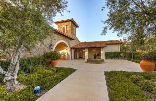 18 Shadybend, Irvine CA  92602-0844 exterior