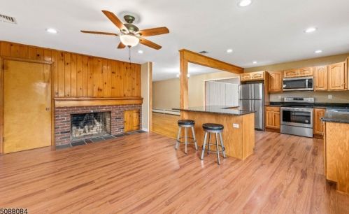 31 Clearview Dr, Dover NJ  07869-1304 exterior