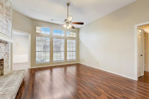 1422 Mapleview Dr, Carrollton TX 75007-6019 exterior