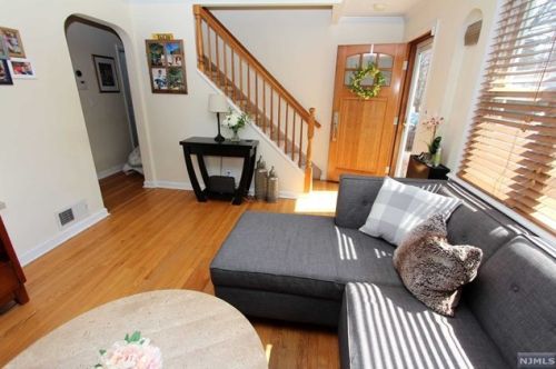 68 Cresskill Ave, Dumont, NJ 07628-1604