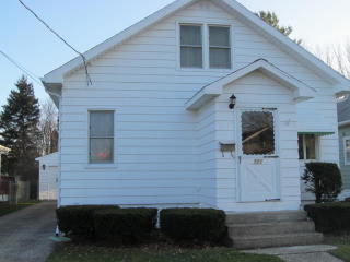 921 33rd St, Erie, PA 16504-1815