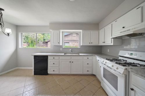 205 Bert St, Angleton TX 77515-5274 exterior