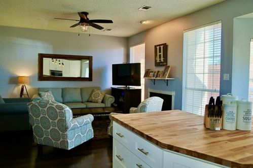 2100 Greenstone Trl, Carrollton TX 75010-4140 exterior