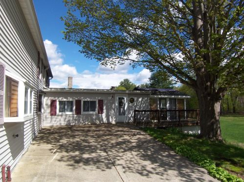 37 Border St, Amherst, NH 03031-3057