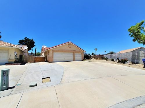 18830 Bob White Ct, Bloomington, CA 92316-2753
