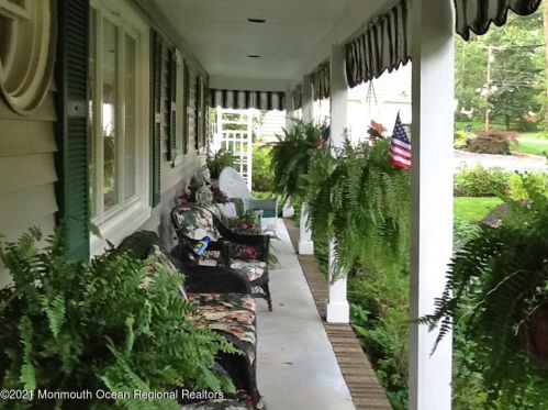 9 Fox Hill Rd, Middletown NJ exterior