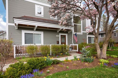 1014 Brookside Ln, Bannockburn, IL 60015-4288