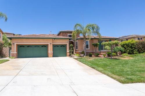 9523 Newbridge Dr, Riverside, CA 92508-8003
