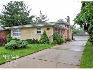 8540 Roseview Dr, Niles, IL 60714-1856