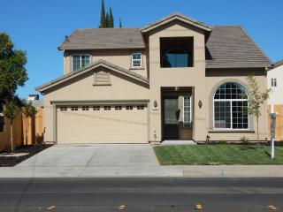 1711 Colorado Ave, Turlock, CA 95382-2714