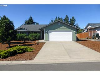 63 Park Village Dr, Florence, OR 97439-9521