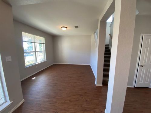 115 Pedernales Dr, Uhland TX  78640-5911 exterior