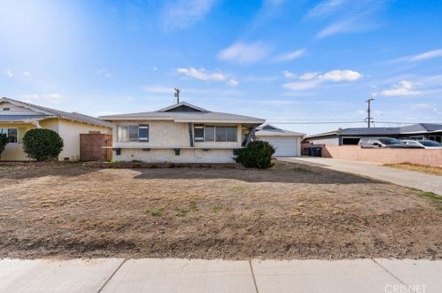 1144 Avenue, Lancaster, CA