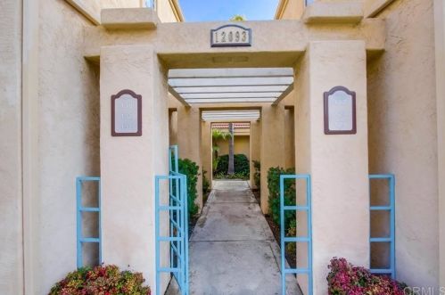 12093 Calle De Medio, El Cajon, CA 92019-4964