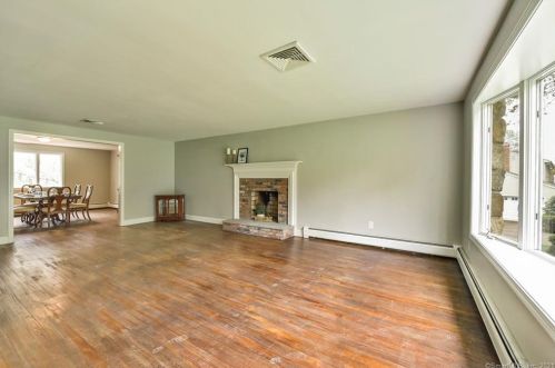 195 Orchard Hill Dr, Wapping CT  06074-3022 exterior