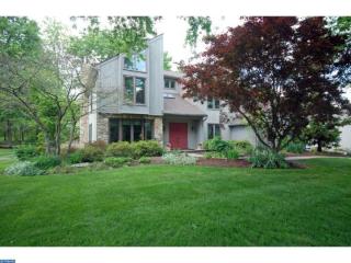 6 Fairview Ter, Trenton, NJ 08648-1084