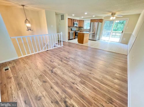 3324 Rollingwood Dr, Woodbridge VA  22192-4430 exterior
