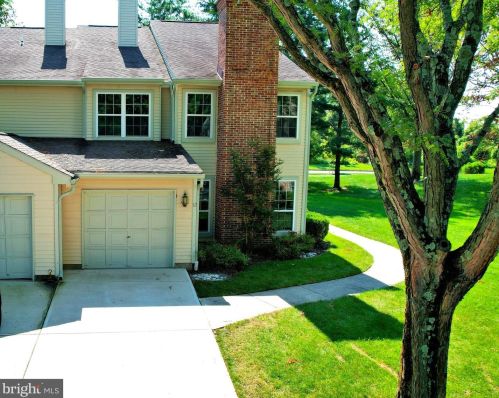 12 Dorset Ct, Princeton, NJ 08540-7053