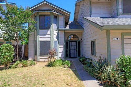 424 Phoenix Ave, Modesto, CA 95354-1767