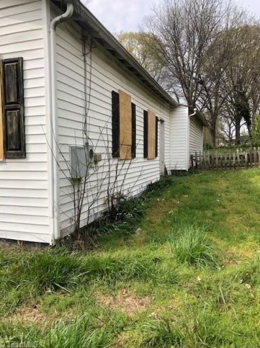310 Morehead St, Eden, NC 27288-2533