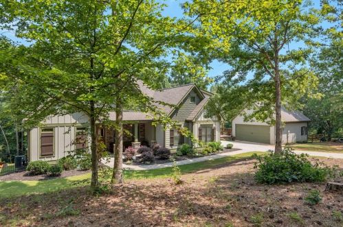 923 Fields Chapel Rd, Holly Springs, GA 30114-7843