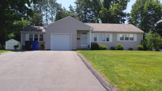 10 Pasture Trl, Hartford, CT 06109-4149