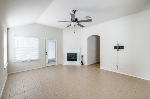 6256 Trinity Creek Dr, Fort Worth TX  76179-7736 exterior