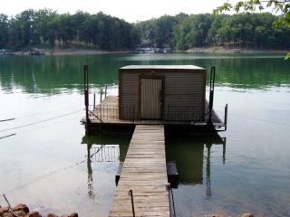 6527 Old Shadburn Ferry Rd, Buford, GA 30518-1327