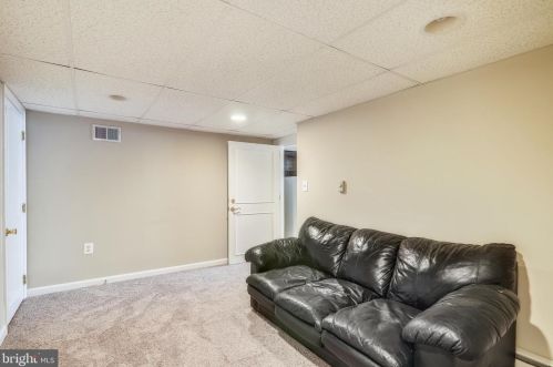 8401 Cedar St, Silver Spring MD 20910-4324 exterior