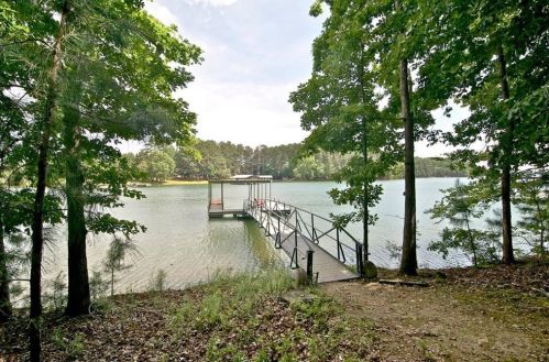 442 Lake Pointe Rd, Hartwell, GA 30643-7146