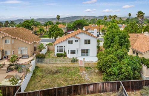 5166 Via Malaguena, Oceanside, CA 92057-2636