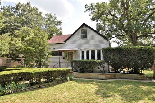 407 159th St, Calumet City, IL 60409-5325