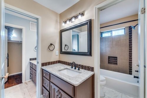 11508 Cherry Hearst Ct, Austin TX  78750-3525 exterior