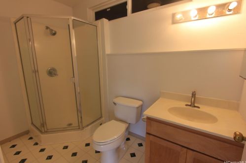 3086 Kaohinani Dr, Honolulu HI  96817-1040 exterior