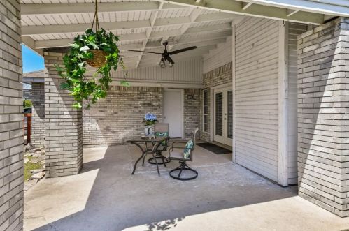 2311 Norwich Dr, Carrollton TX 75006-2632 exterior