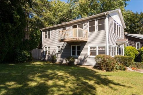 68 Harris Ave, Warren, RI 02885-2308