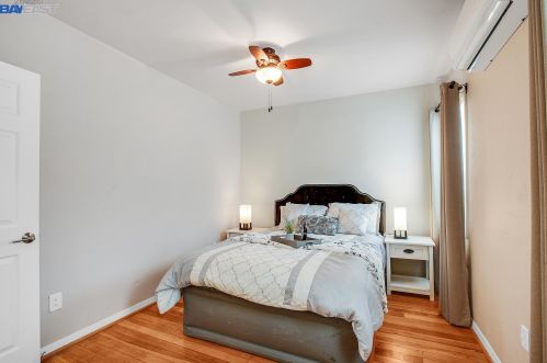 1567 Plaza Dr, San Leandro CA  94578-1968 exterior